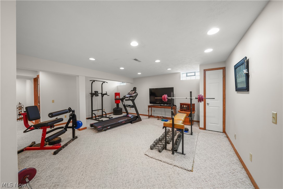 159 Kingston Drive Aurora OH 44202