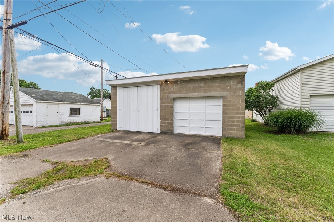 922 Pine Street Coshocton OH 43812