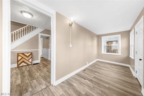 225 East Street Wadsworth OH 44281