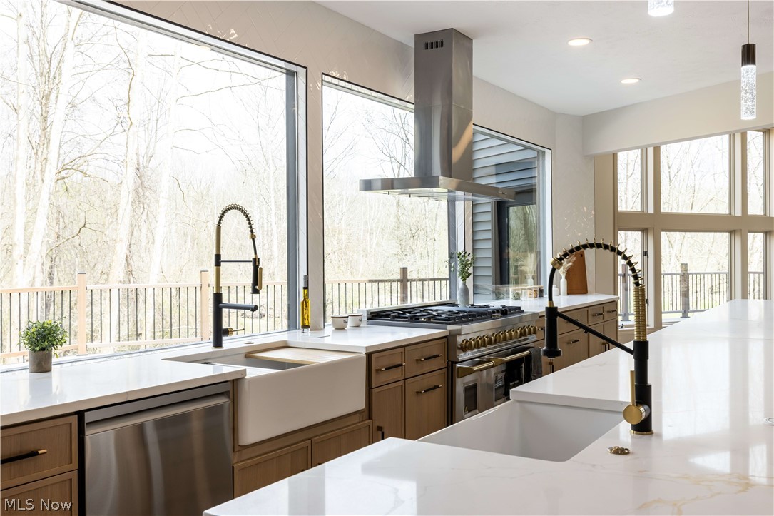 6100 Loch Lomond Court Solon OH 44139