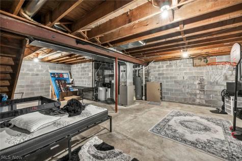 5708 Luther Avenue Cleveland OH 44103