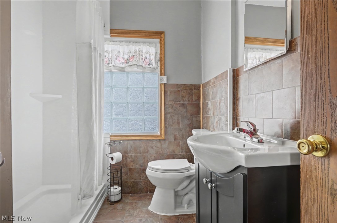 406 Moody Street Akron OH 44305