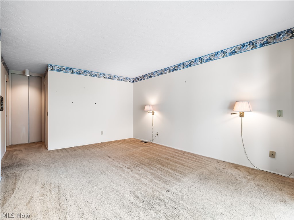 5153 N Barton Road North Ridgeville OH 44039