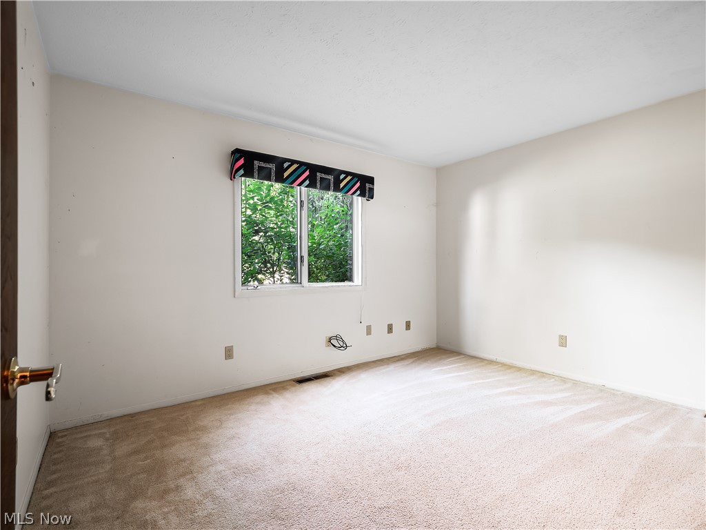 5153 N Barton Road North Ridgeville OH 44039