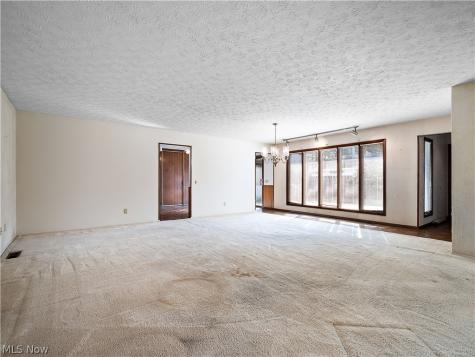5153 N Barton Road North Ridgeville OH 44039