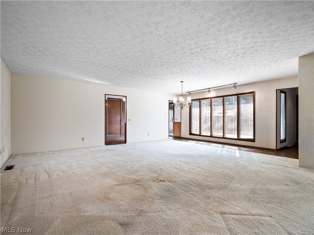 5153 N Barton Road North Ridgeville OH 44039