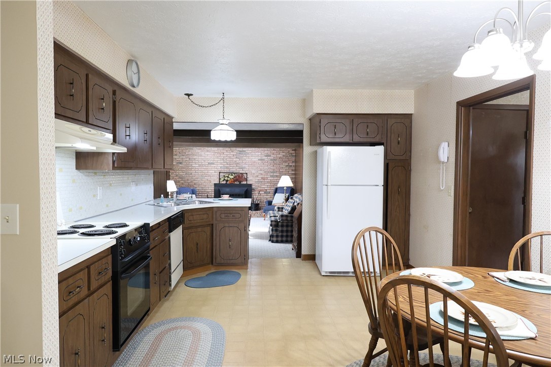6663 Donna Rae Drive Seven Hills OH 44131