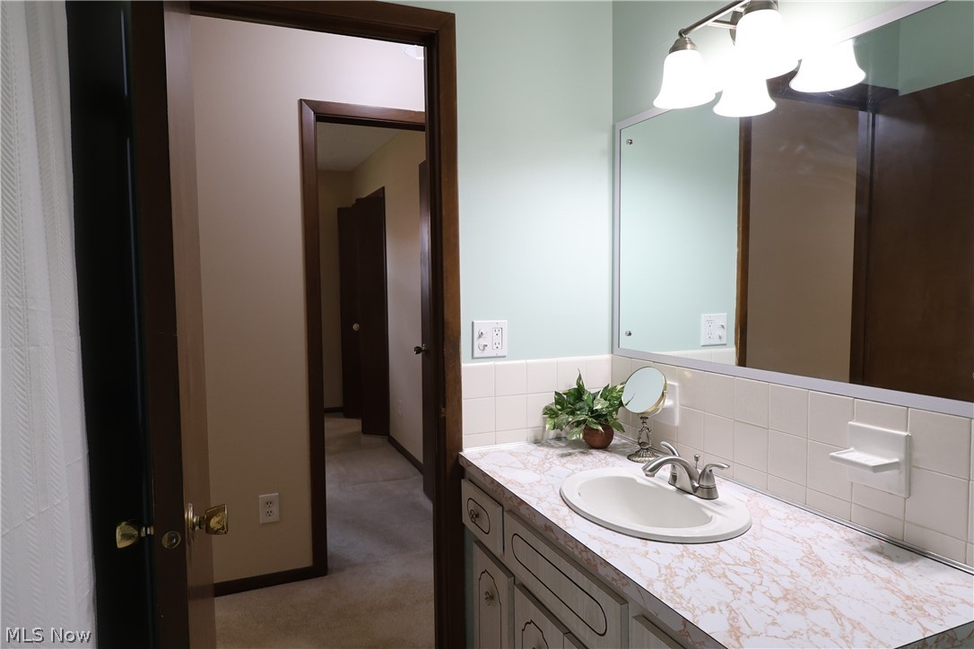 6663 Donna Rae Drive Seven Hills OH 44131