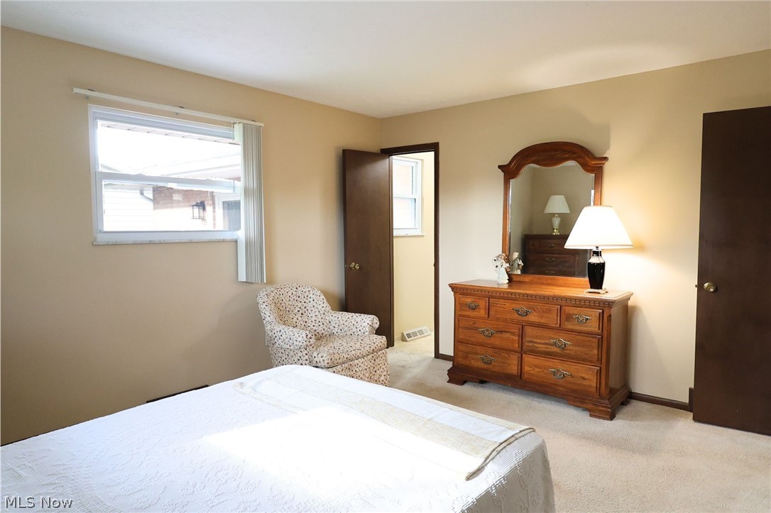 6663 Donna Rae Drive Seven Hills OH 44131
