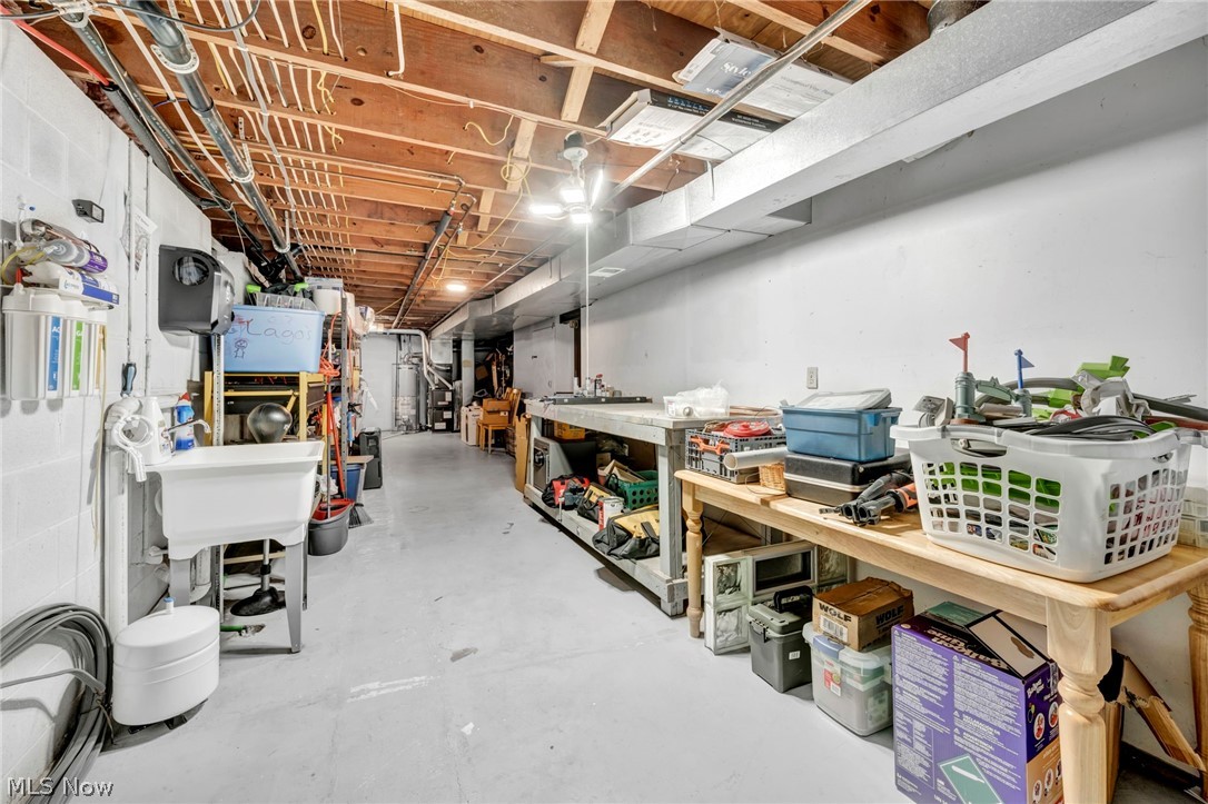 2185 Evergreen Road North Perry OH 44081