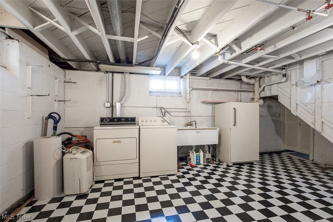 23041 Summerland Avenue North Olmsted OH 44070