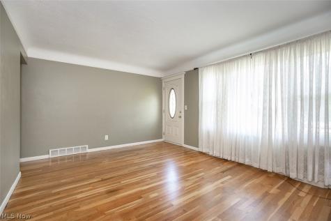 23041 Summerland Avenue North Olmsted OH 44070