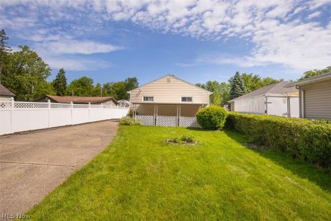 23041 Summerland Avenue North Olmsted OH 44070