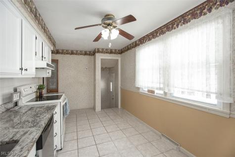 23041 Summerland Avenue North Olmsted OH 44070