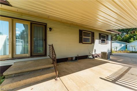 830 Standish Circle NW Massillon OH 44647