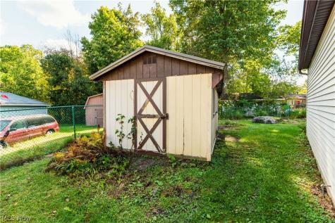 830 Standish Circle NW Massillon OH 44647
