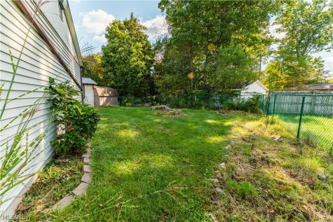 830 Standish Circle NW Massillon OH 44647