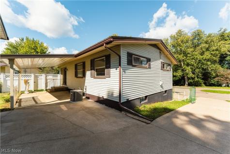 830 Standish Circle NW Massillon OH 44647