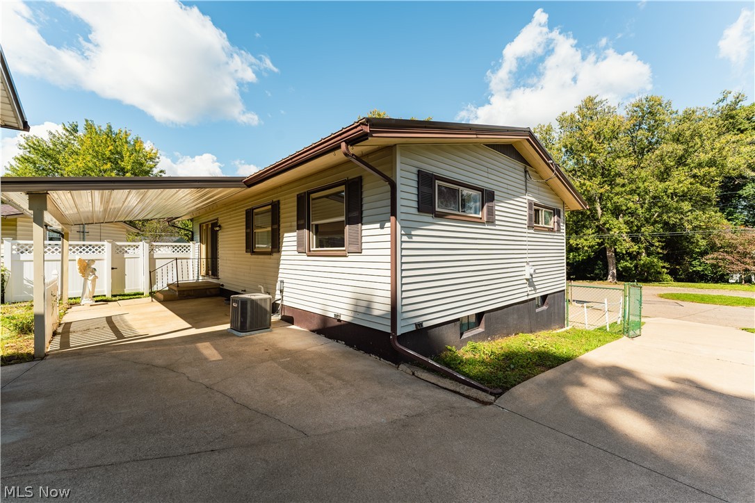 830 Standish Circle NW Massillon OH 44647