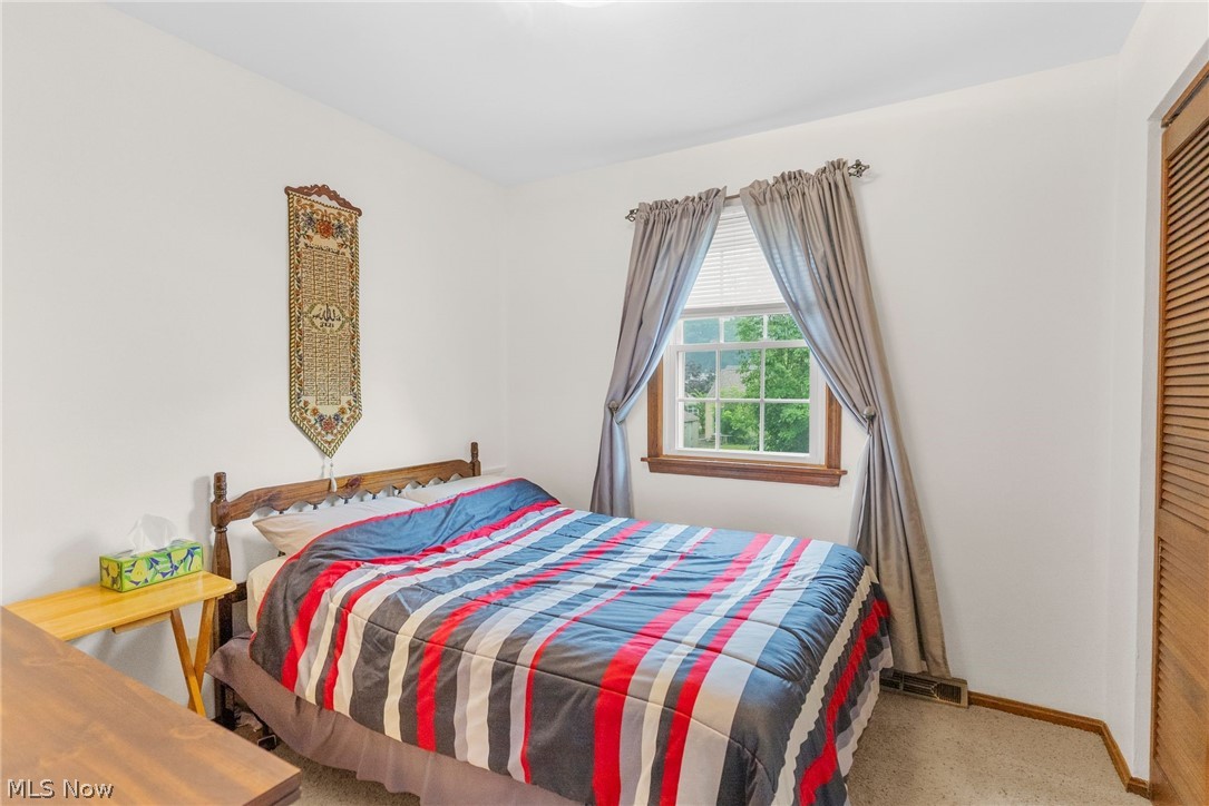 142 S Navarre Avenue Austintown OH 44515