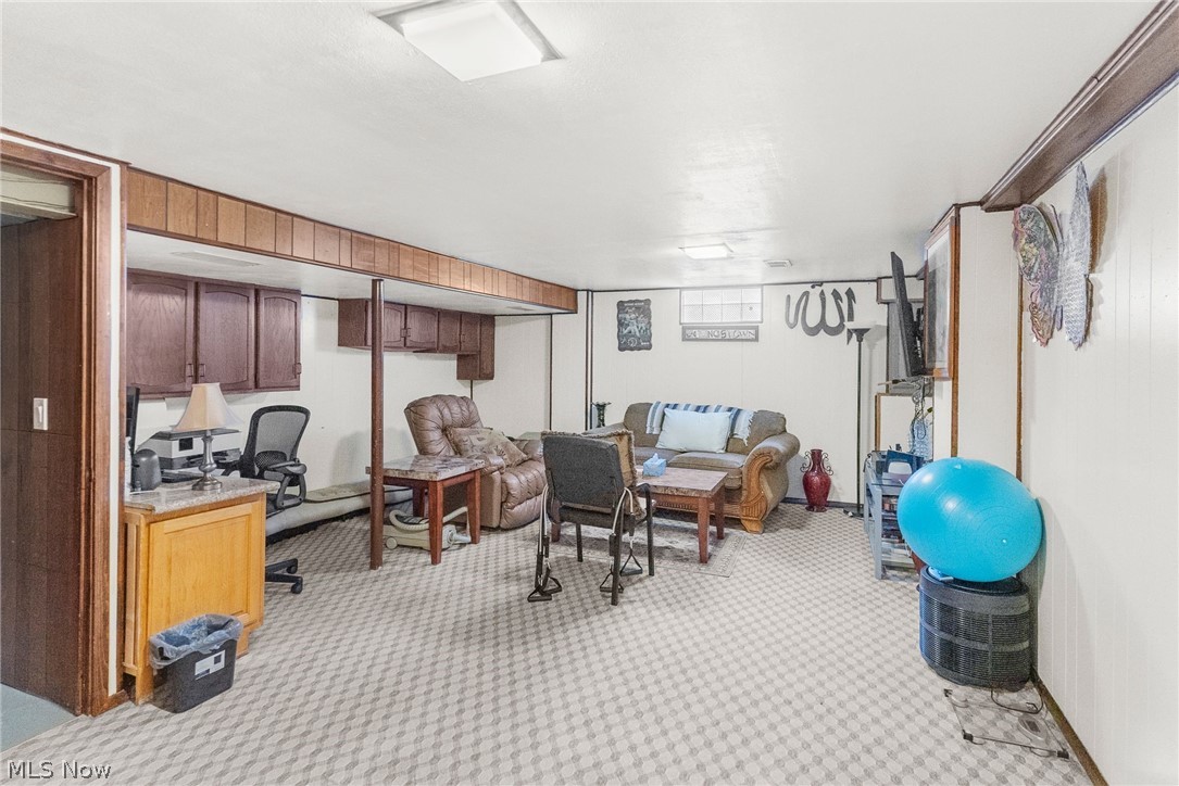 142 S Navarre Avenue Austintown OH 44515
