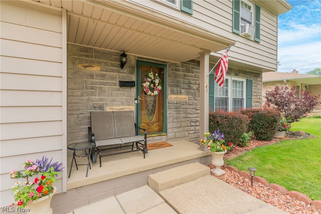 142 S Navarre Avenue Austintown OH 44515