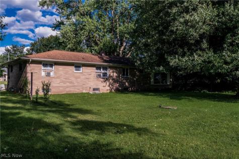 13791 Amodio Avenue NW Uniontown OH 44685