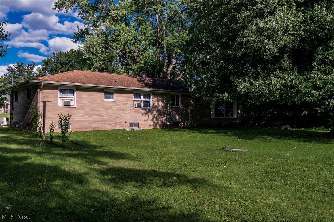 13791 Amodio Avenue NW Uniontown OH 44685