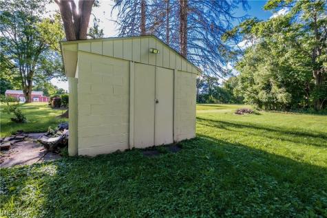13791 Amodio Avenue NW Uniontown OH 44685