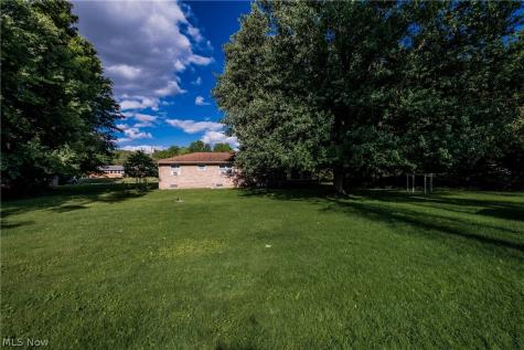 13791 Amodio Avenue NW Uniontown OH 44685