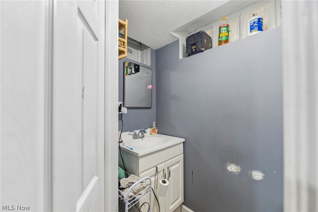 1344 Manatee Avenue Madison OH 44057