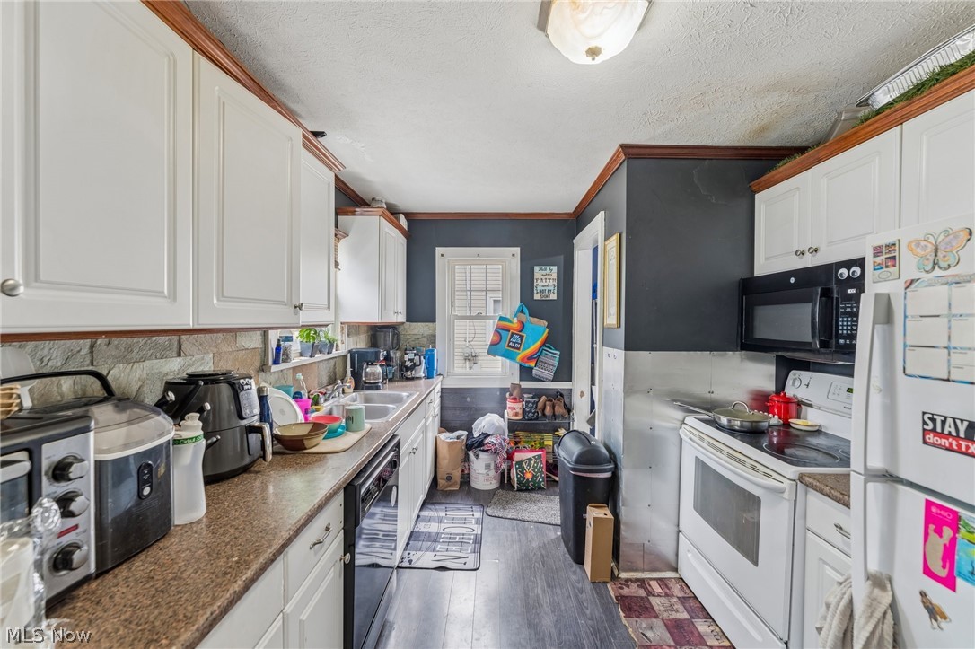 1344 Manatee Avenue Madison OH 44057