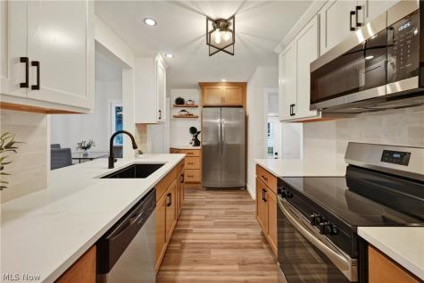 4586 E Berwald Road South Euclid OH 44121