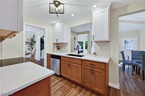 4586 E Berwald Road South Euclid OH 44121