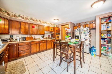 1990 Short Road Thompson OH 44086