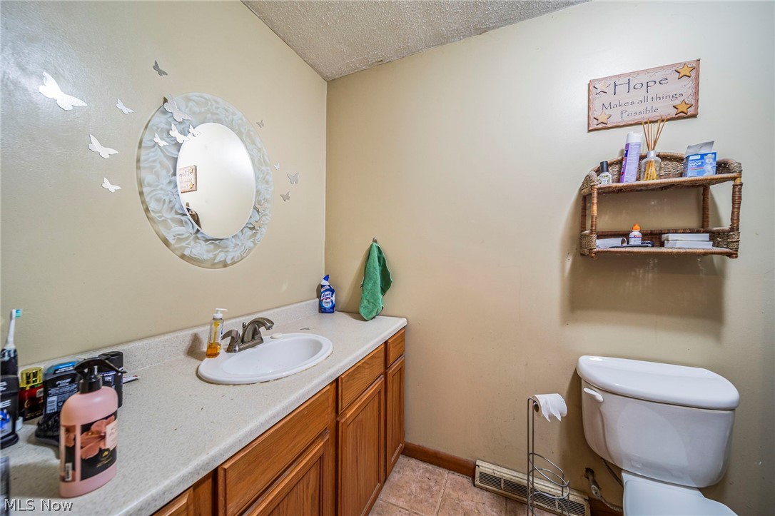 1990 Short Road Thompson OH 44086