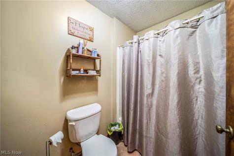 1990 Short Road Thompson OH 44086