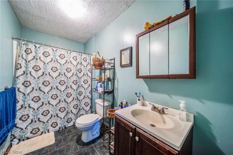 1990 Short Road Thompson OH 44086