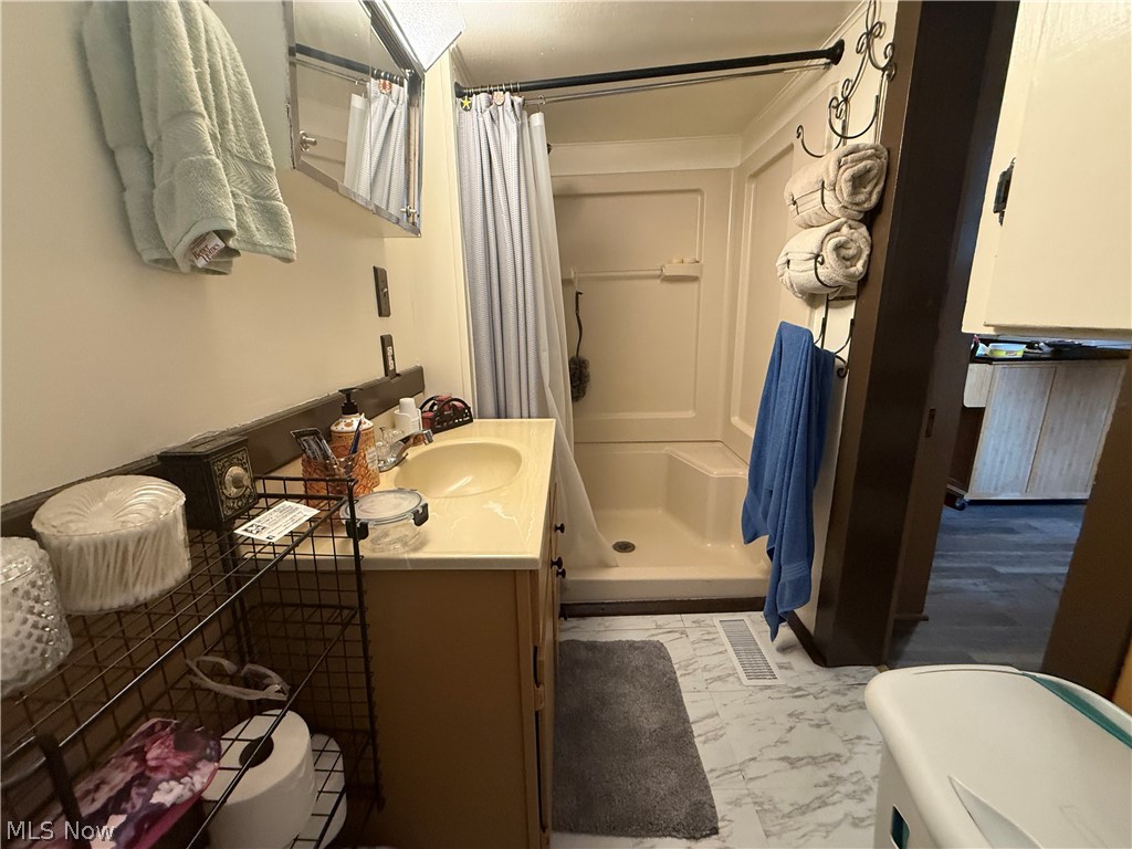 839 Locust Street Coshocton OH 43812