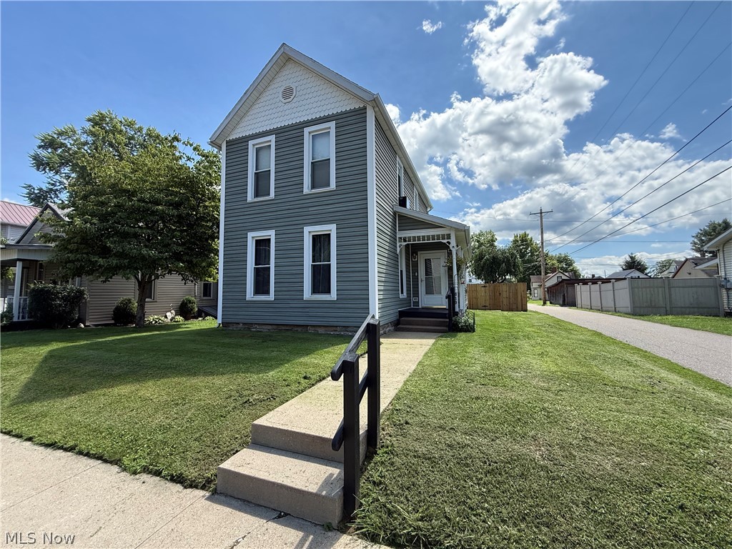 839 Locust Street Coshocton OH 43812