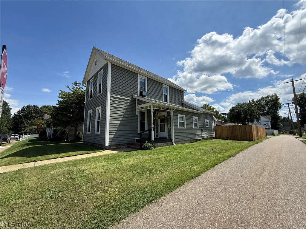 839 Locust Street Coshocton OH 43812