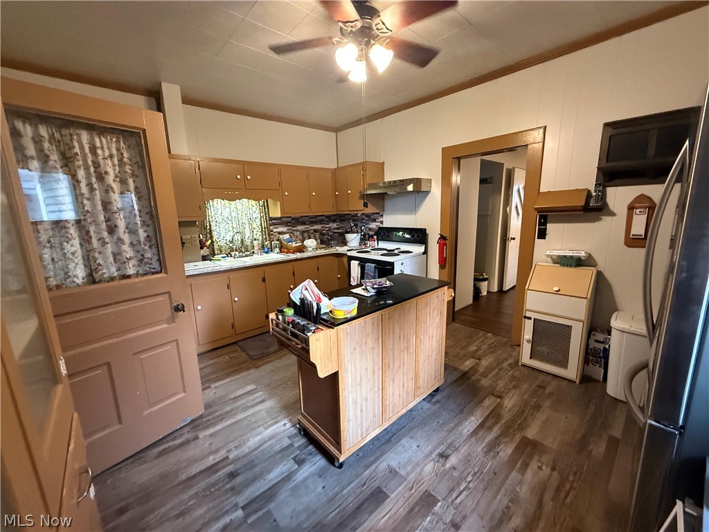 839 Locust Street Coshocton OH 43812
