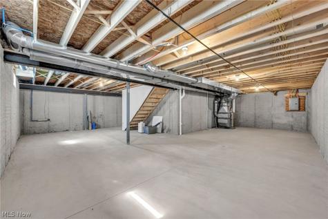 16801 Raymond Street Maple Heights OH 44137