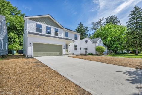 16801 Raymond Street Maple Heights OH 44137