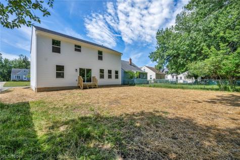 16801 Raymond Street Maple Heights OH 44137