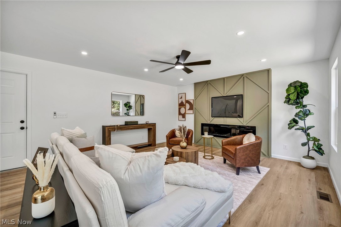 16801 Raymond Street Maple Heights OH 44137