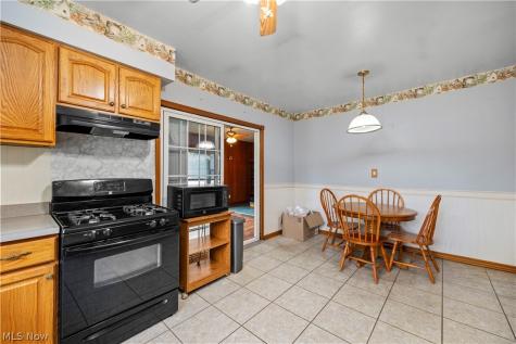 255 E 42nd Street Lorain OH 44052