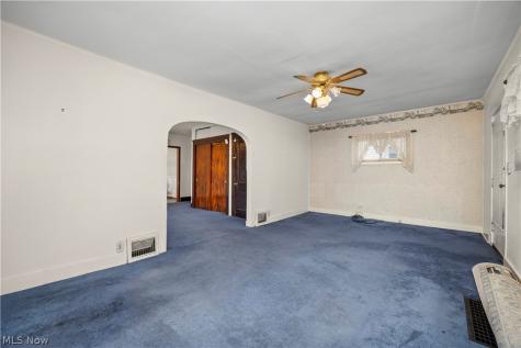 255 E 42nd Street Lorain OH 44052