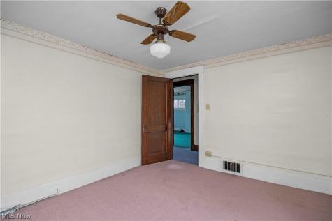 255 E 42nd Street Lorain OH 44052