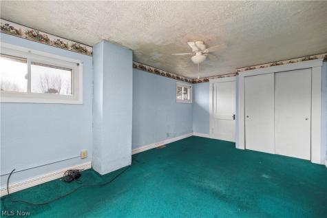 255 E 42nd Street Lorain OH 44052